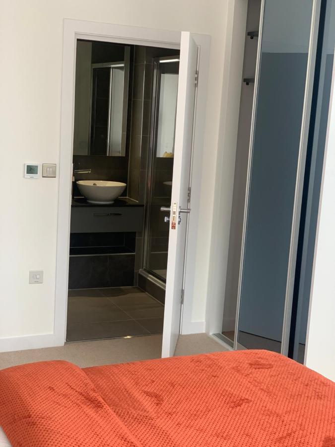 Riverside Rooms And Apartments Londra Exterior foto
