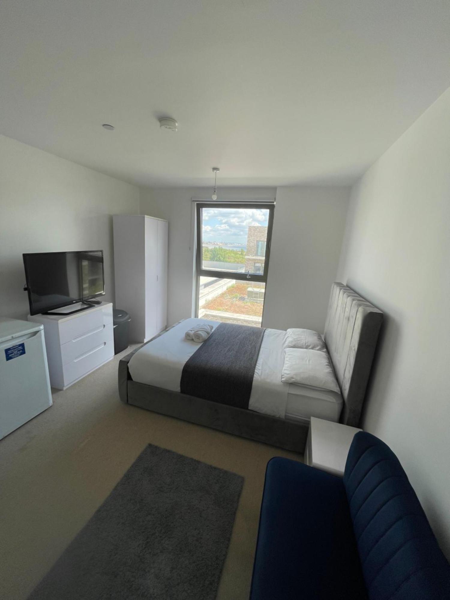 Riverside Rooms And Apartments Londra Exterior foto